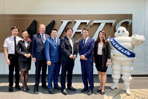 MICHELIN SIGNED ITS SOUTHEAST ASIA’S FIRST SUPPLY AGREEMENT ON GENERAL AVIATION TYRES WITH MJETS