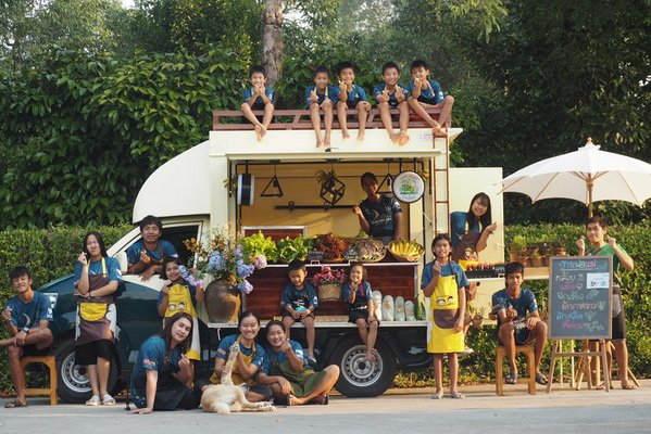 EasyCompare Donates 1205425 THB to Help Underprivileged Thai Children During COVID-19 Crisis